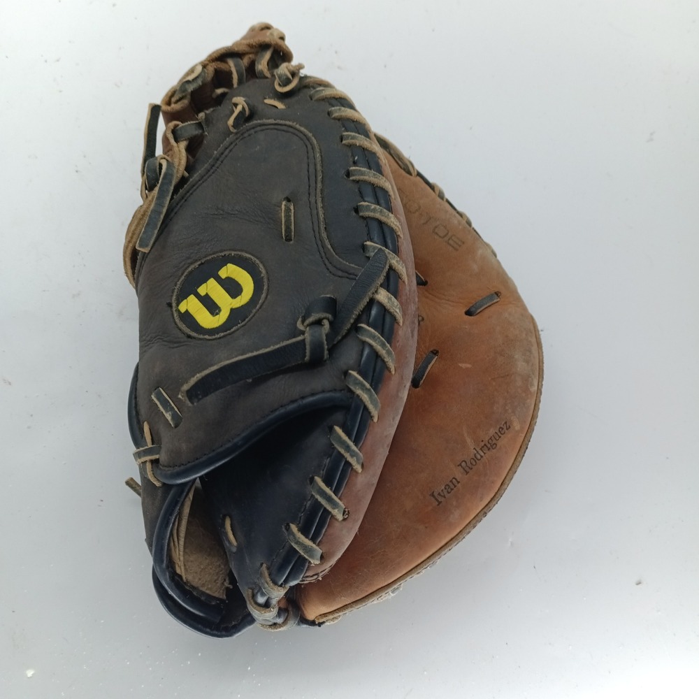 Wilson A1860 PRO18 Ivan Rodriguez Baseball Catchers Mitt RHT Leather a8